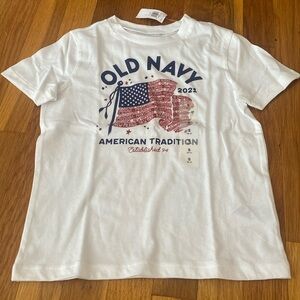 NWT Old Navy Boys White T-Shirt With American Flag Size S